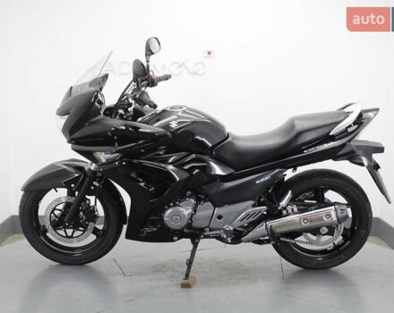 Черный Сузуки GSR 250, объемом двигателя 0.25 л и пробегом 29 тыс. км за 2800 $, фото 1 на Automoto.ua