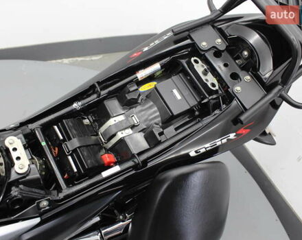 Черный Сузуки GSR 250, объемом двигателя 0.25 л и пробегом 35 тыс. км за 2600 $, фото 24 на Automoto.ua