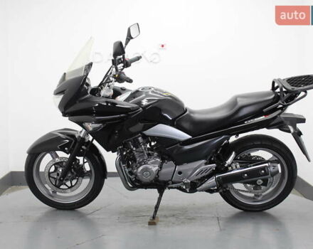 Черный Сузуки GSR 250, объемом двигателя 0.25 л и пробегом 35 тыс. км за 2600 $, фото 1 на Automoto.ua