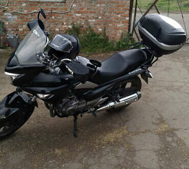 Черный Сузуки GSR 250, объемом двигателя 0.25 л и пробегом 20 тыс. км за 2600 $, фото 1 на Automoto.ua