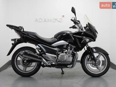 Черный Сузуки GSR 250, объемом двигателя 0.25 л и пробегом 35 тыс. км за 2600 $, фото 1 на Automoto.ua