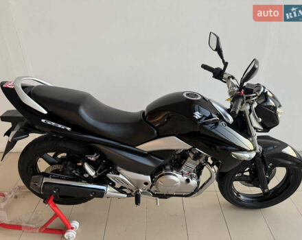 Сузуки GSR 250, объемом двигателя 0.25 л и пробегом 13 тыс. км за 2700 $, фото 4 на Automoto.ua