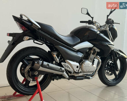 Сузуки GSR 250, объемом двигателя 0.25 л и пробегом 13 тыс. км за 2700 $, фото 2 на Automoto.ua