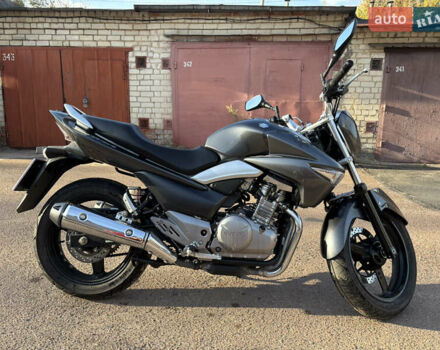 Серый Сузуки GSR 250, объемом двигателя 0.25 л и пробегом 8 тыс. км за 2700 $, фото 3 на Automoto.ua