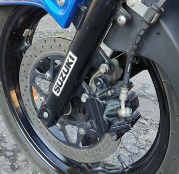 Синий Сузуки GSR 250, объемом двигателя 0.25 л и пробегом 35 тыс. км за 2600 $, фото 9 на Automoto.ua