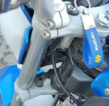 Синий Сузуки GSR 250, объемом двигателя 0.25 л и пробегом 35 тыс. км за 2600 $, фото 1 на Automoto.ua