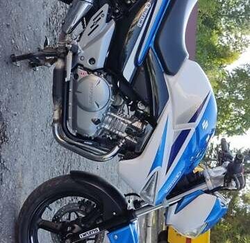 Синий Сузуки GSR 250, объемом двигателя 0.25 л и пробегом 35 тыс. км за 2600 $, фото 15 на Automoto.ua