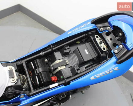 Синий Сузуки GSR 250, объемом двигателя 0.25 л и пробегом 38 тыс. км за 2300 $, фото 26 на Automoto.ua