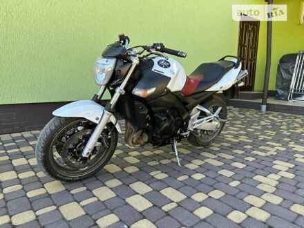 Сузукі GSR 400 2008 у Вижнице на Automoto.ua Білий Сузукі GSR 400, об'ємом двигуна 0.4 л та пробігом 41 тис. км за 3200 $, фото 1 на Automoto.ua