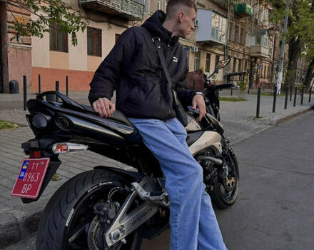 Черный Сузуки GSR 400, объемом двигателя 0.4 л и пробегом 45 тыс. км за 4150 $, фото 3 на Automoto.ua
