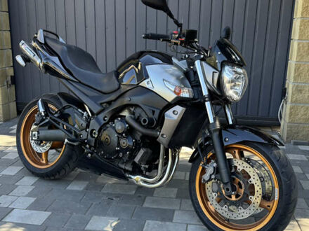 Черный Сузуки GSR 400, объемом двигателя 0.4 л и пробегом 37 тыс. км за 4600 $, фото 1 на Automoto.ua