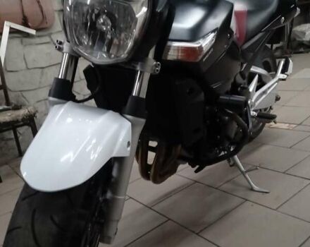Белый Сузуки GSR 600, объемом двигателя 0.6 л и пробегом 29 тыс. км за 5450 $, фото 2 на Automoto.ua