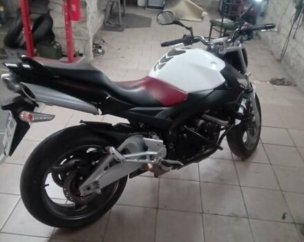 Белый Сузуки GSR 600, объемом двигателя 0.6 л и пробегом 29 тыс. км за 5450 $, фото 9 на Automoto.ua