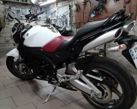 Белый Сузуки GSR 600, объемом двигателя 0.6 л и пробегом 29 тыс. км за 5450 $, фото 5 на Automoto.ua