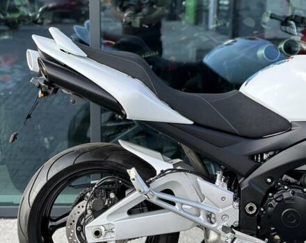 Белый Сузуки GSR 600, объемом двигателя 0.6 л и пробегом 23 тыс. км за 5699 $, фото 25 на Automoto.ua