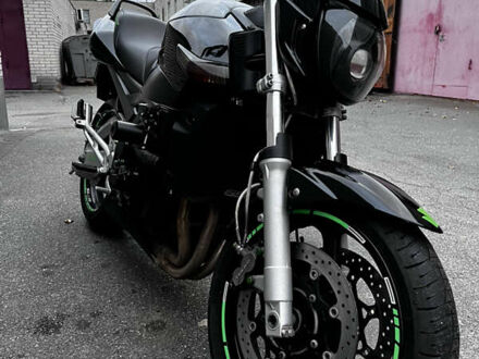 Сузуки GSR 600 2007 в Киеве на Automoto.ua Белый Сузуки GSR 600, объемом двигателя 0.6 л и пробегом 41 тыс. км за 5100 $, фото 1 на Automoto.ua