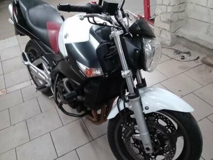 Сузуки GSR 600 2007 в Радомышле на Automoto.ua Белый Сузуки GSR 600, объемом двигателя 0.6 л и пробегом 29 тыс. км за 5450 $, фото 1 на Automoto.ua