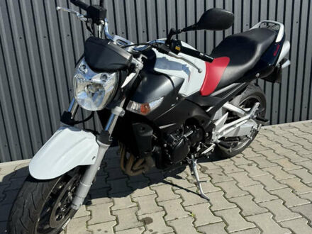 Білий Сузукі GSR 600, об'ємом двигуна 0.6 л та пробігом 38 тис. км за 5300 $, фото 1 на Automoto.ua