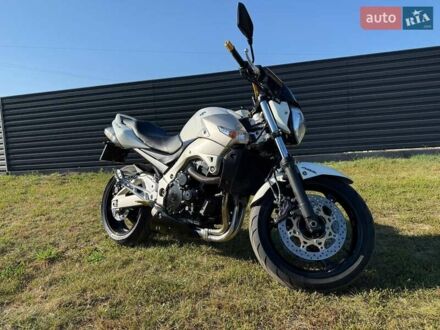 Сузуки GSR 600 2008 в Сарнах на Automoto.ua Белый Сузуки GSR 600, объемом двигателя 0.6 л и пробегом 25 тыс. км за 5900 $, фото 1 на Automoto.ua
