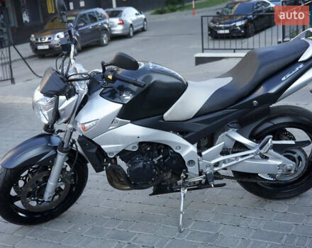 Черный Сузуки GSR 600, объемом двигателя 0.6 л и пробегом 30 тыс. км за 4950 $, фото 1 на Automoto.ua