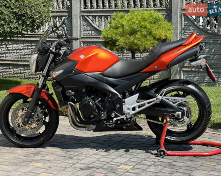 Красный Сузуки GSR 600, объемом двигателя 0.6 л и пробегом 28 тыс. км за 5750 $, фото 4 на Automoto.ua