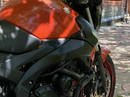 Сузуки GSR 600 2007 в Люботине на Automoto.ua Красный Сузуки GSR 600, объемом двигателя 0.6 л и пробегом 62 тыс. км за 3999 $, фото 1 на Automoto.ua