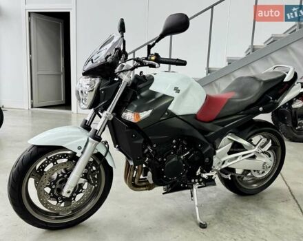 Сузуки GSR 600, объемом двигателя 0.6 л и пробегом 14 тыс. км за 5499 $, фото 4 на Automoto.ua