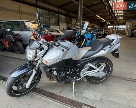Серый Сузуки GSR 600, объемом двигателя 0.6 л и пробегом 28 тыс. км за 5800 $, фото 1 на Automoto.ua