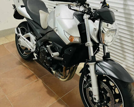 Серый Сузуки GSR 600, объемом двигателя 0.6 л и пробегом 28 тыс. км за 5800 $, фото 24 на Automoto.ua