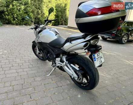 Сірий Сузукі GSR 600, об'ємом двигуна 0.6 л та пробігом 57 тис. км за 4700 $, фото 6 на Automoto.ua
