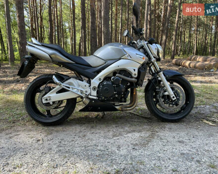 Сірий Сузукі GSR 600, об'ємом двигуна 0.6 л та пробігом 30 тис. км за 4350 $, фото 1 на Automoto.ua