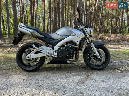 Сузуки GSR 600 2006 в Любомль на Automoto.ua Серый Сузуки GSR 600, объемом двигателя 0.6 л и пробегом 30 тыс. км за 4350 $, фото 1 на Automoto.ua