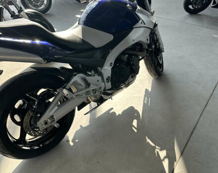 Синий Сузуки GSR 600, объемом двигателя 0.6 л и пробегом 33 тыс. км за 5300 $, фото 2 на Automoto.ua