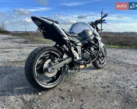 Белый Сузуки GSR 750, объемом двигателя 0 л и пробегом 27 тыс. км за 4444 $, фото 7 на Automoto.ua