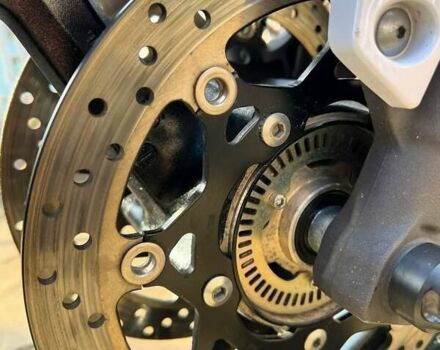 Белый Сузуки GSR 750, объемом двигателя 0 л и пробегом 27 тыс. км за 4444 $, фото 24 на Automoto.ua