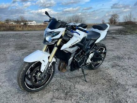 Белый Сузуки GSR 750, объемом двигателя 0 л и пробегом 27 тыс. км за 4444 $, фото 1 на Automoto.ua