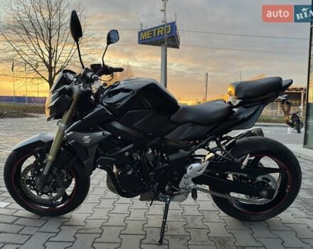 Черный Сузуки GSR 750, объемом двигателя 0.75 л и пробегом 24 тыс. км за 6999 $, фото 5 на Automoto.ua