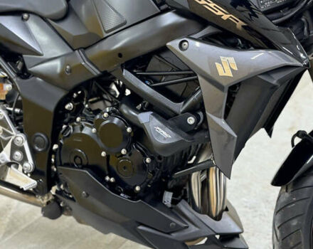 Черный Сузуки GSR 750, объемом двигателя 0.75 л и пробегом 28 тыс. км за 7500 $, фото 2 на Automoto.ua