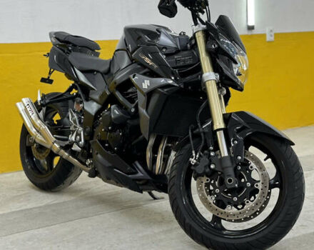 Черный Сузуки GSR 750, объемом двигателя 0.75 л и пробегом 28 тыс. км за 7500 $, фото 1 на Automoto.ua