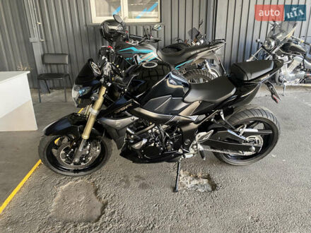 Сузуки GSR 750 2012 в Киеве на Automoto.ua Черный Сузуки GSR 750, объемом двигателя 0.75 л и пробегом 28 тыс. км за 7500 $, фото 1 на Automoto.ua
