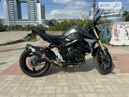 Чорний Сузукі GSR 750, об'ємом двигуна 0.75 л та пробігом 26 тис. км за 6900 $, фото 1 на Automoto.ua