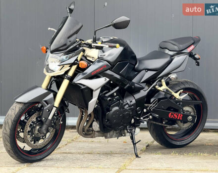 Сузуки GSR 750, объемом двигателя 0.75 л и пробегом 18 тыс. км за 7300 $, фото 1 на Automoto.ua