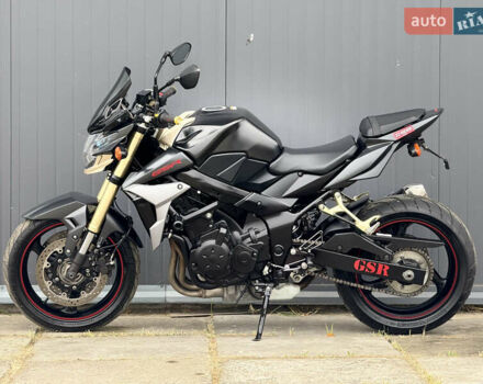 Сузуки GSR 750, объемом двигателя 0.75 л и пробегом 18 тыс. км за 7300 $, фото 3 на Automoto.ua