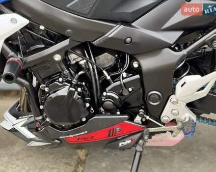 Сузуки GSR 750, объемом двигателя 0.75 л и пробегом 14 тыс. км за 7600 $, фото 9 на Automoto.ua