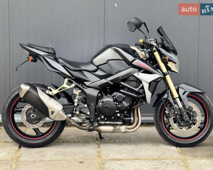 Сузуки GSR 750, объемом двигателя 0.75 л и пробегом 18 тыс. км за 7300 $, фото 2 на Automoto.ua