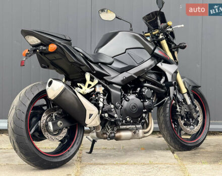 Сузуки GSR 750, объемом двигателя 0.75 л и пробегом 18 тыс. км за 7300 $, фото 4 на Automoto.ua