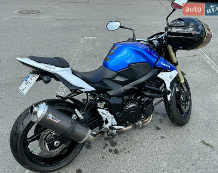 Сузуки GSR 750, объемом двигателя 0.75 л и пробегом 22 тыс. км за 7400 $, фото 2 на Automoto.ua