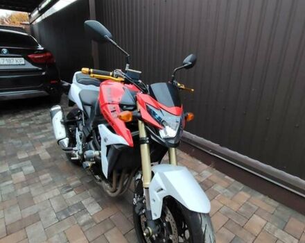 Сузуки GSR 750, объемом двигателя 0.75 л и пробегом 9 тыс. км за 8200 $, фото 2 на Automoto.ua