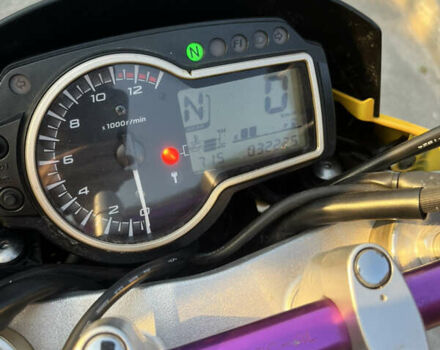 Желтый Сузуки GSR 750, объемом двигателя 0.75 л и пробегом 32 тыс. км за 7200 $, фото 6 на Automoto.ua