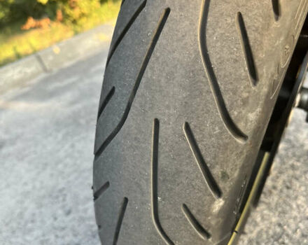 Желтый Сузуки GSR 750, объемом двигателя 0.75 л и пробегом 32 тыс. км за 7200 $, фото 3 на Automoto.ua